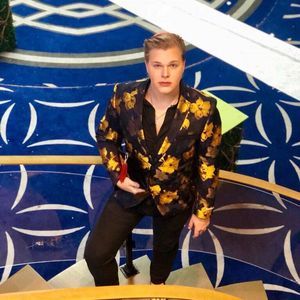 Meet your Posher, Fredrick